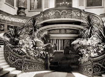 ロンドンのバッキンガムパルセにある大階段1890